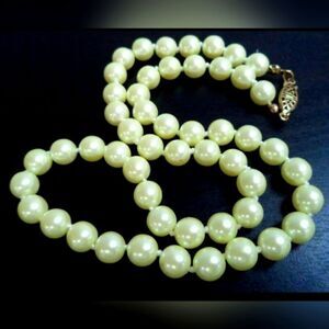 VINTAGE SIGNED AVON IND KNOT YELLOW PEARL 20" NECKLACE